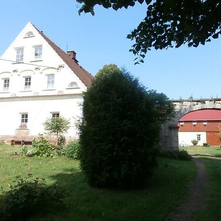 Penzion Zemanuv Dvur Božanov Zewnętrze zdjęcie